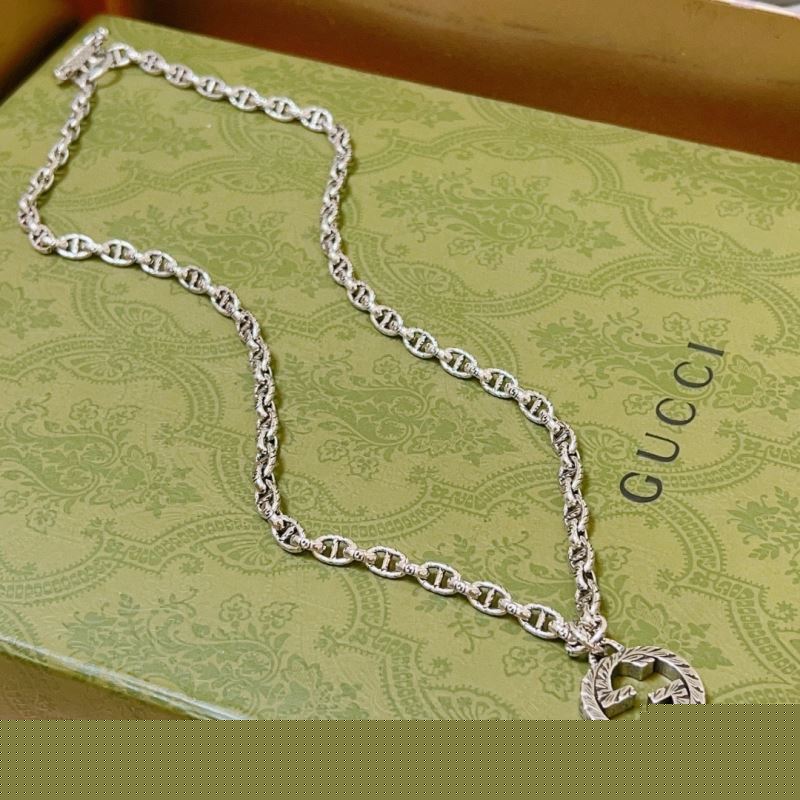 G*u*i necklaces